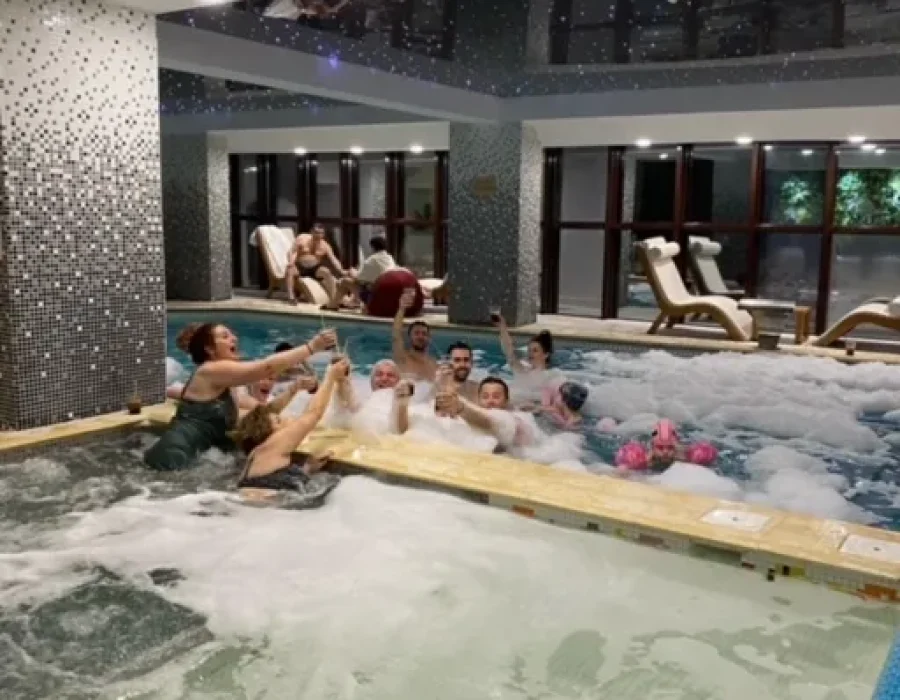 C645AD3C-E8BB-4DFD-8085-30D62D141E58